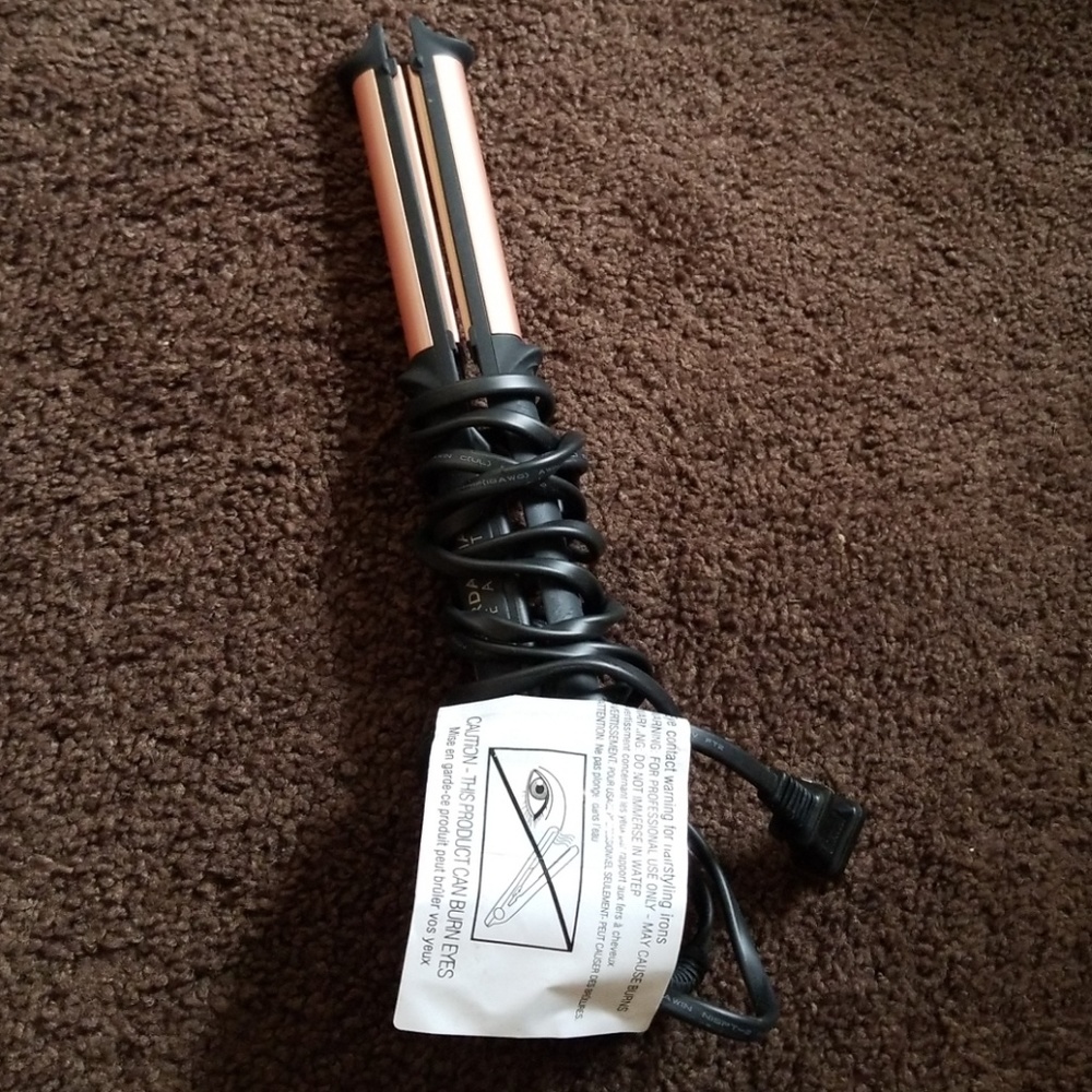 Kardashian beauty straightener/curler/waver in bla